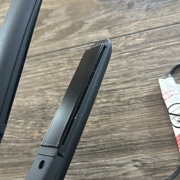 ELLE HAIR STRAIGHTENER - Picture 8 of 9